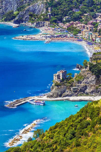 Malebné pobřeží Itálie, Ligurie, monterosso al mare — Stock fotografie