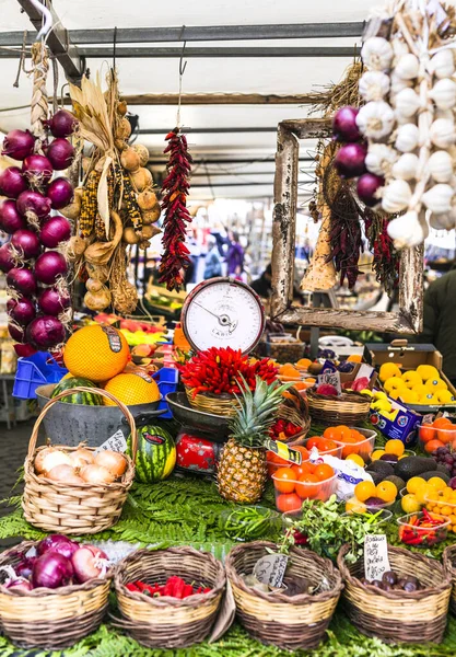 Овощной Фруктовый Рынок Campo Fiori Риме Свежие Фрукты Яблоки Груши — стоковое фото
