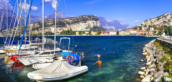 美丽的湖Lago Grada 托博尔村的全景全景 有帆船 意大利 Trento — 图库照片