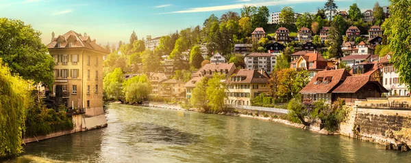 스위스 베른의 수도에 낭만적 거리와 운하들 스위스 지형도 — 스톡 사진