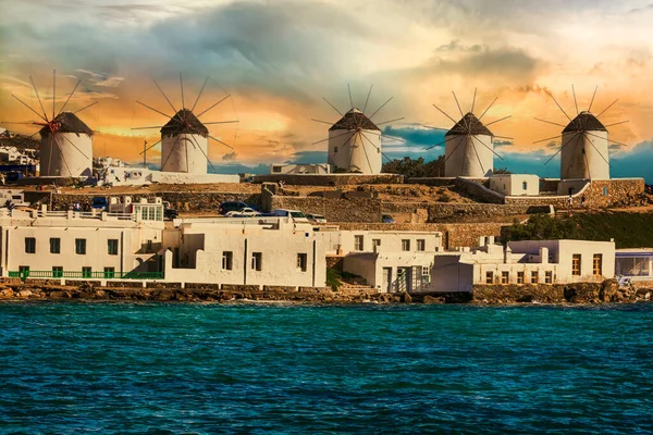 Traditionele Griekse Molens Van Mykonos Eiland Boven Zonsondergang Griekenland Cycladen — Stockfoto