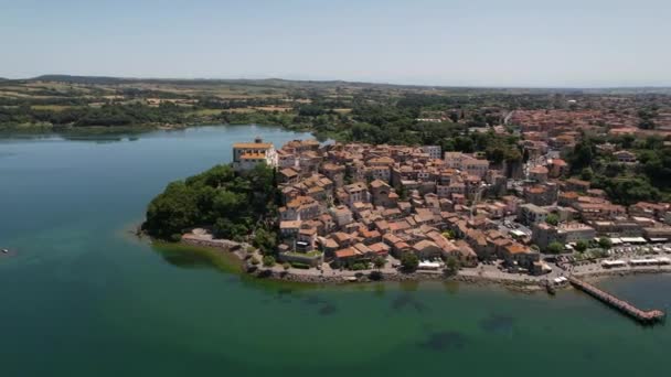 Scenic Lake Lago Bracciano Aerial View Scenic Village Anguillara Sabazia — Stockvideo