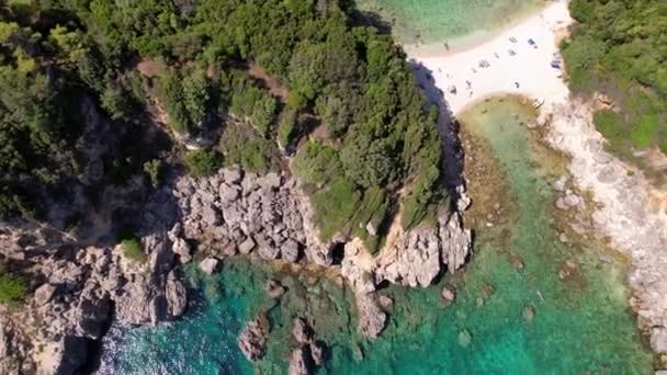 Острів Корфу Греція Повітряний Вид Красивого Подвійного Пляжу Бірюзовими Чистими — стокове відео
