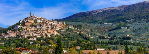 Traditioneel Landschap Van Italië Beroemde Middeleeuwse Heuveldorpjes Van Umbrië Trevi — Stockfoto