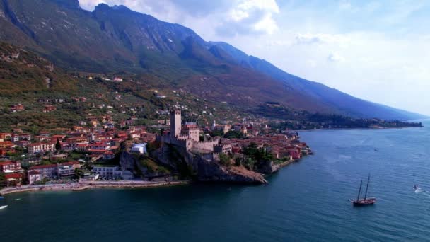 Amazing Italian Lake Scenery Beautiful Lago Garda Aerial View Malcesine — Vídeo de Stock