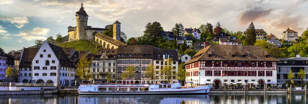 瑞士中世纪历史上的城镇 Schaffhausen市中心和Susnet上的Munot城堡景观 — 图库照片