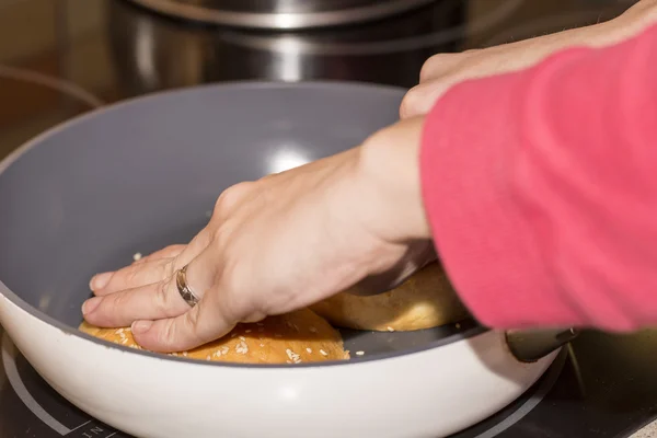 Making burger — Stock Photo, Image