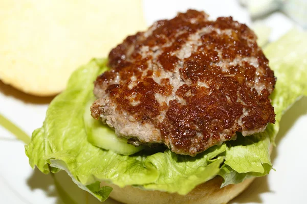 Making burger — Stock Photo, Image