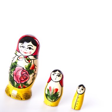 Beyaz bir arka plan üzerinde izole matryoshka Rus bebek