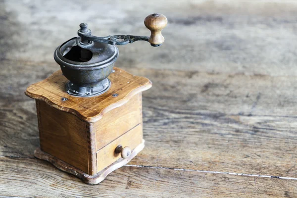 Винтажная ручная кофемолка — стоковое фото