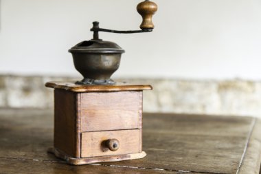 Vintage el ile kahve değirmeni