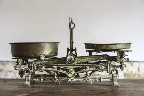 Old Antique weight measuring and kitchen goods weighing — Stock Photo, Image