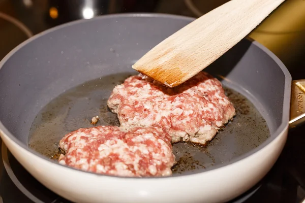 Making burger — Stock Photo, Image