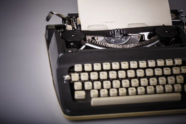 Papel em máquina de escrever — Fotografia de Stock