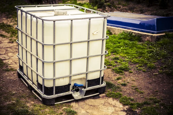 Tanque de agua blanca — Foto de Stock