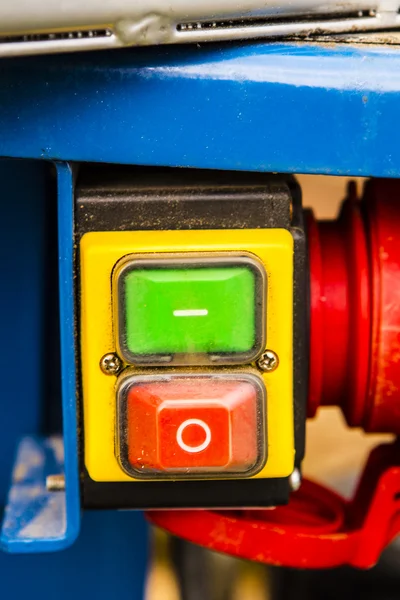 Interruptor verde vermelho do botão de alimentação — Fotografia de Stock