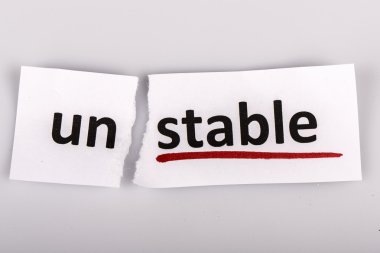 kelime kararsız yırtık kağıt üzerinde istikrarlı olarak değiştirildi