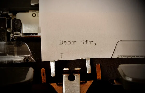 Text lieber Herr auf alter Schreibmaschine getippt — Stockfoto