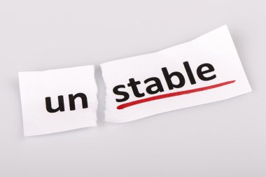 kelime kararsız yırtık kağıt üzerinde istikrarlı olarak değiştirildi