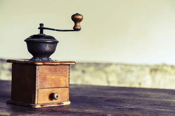 Vintage manual coffee grinder — Stock Photo, Image