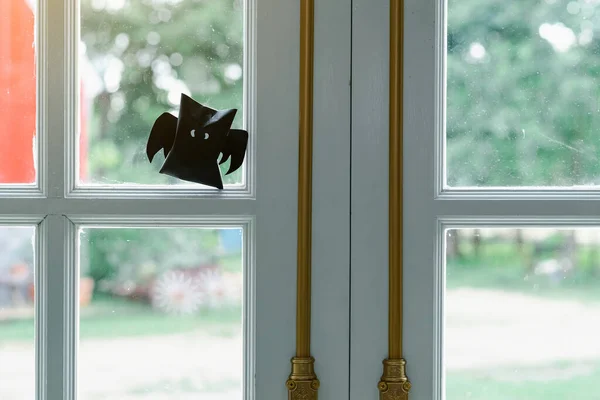 Орігамі Кажан Чорного Паперу Ізольований Скляному Вікні Або Фоні Дверей — стокове фото