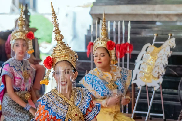 Nakhonpathom Thailand February 2021 Dança Tailandesa Tradicional Com Protetor Facial — Fotografia de Stock