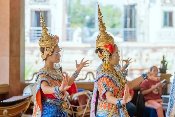 Nakhonpathom Thailandia Febbraio 2021 Danza Tradizionale Tailandese Con Scudo Protettivo — Foto Stock