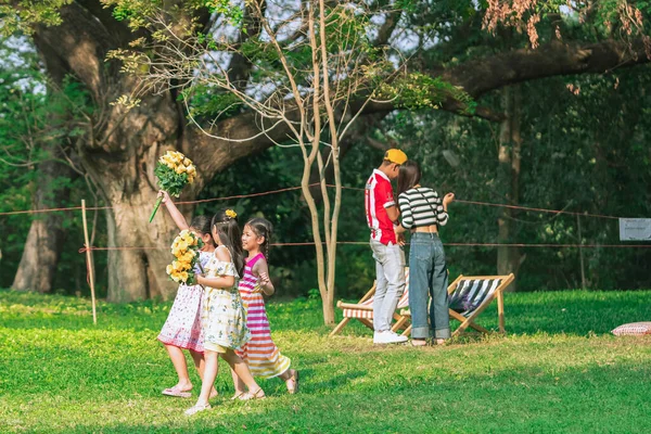 Kanchanaburi Tailandia Enero 2020 Felicidad Niñas Amigos Asiáticos Jugando Juntos — Foto de Stock