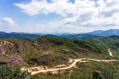 Noen Chang Suek 'in (Battle Elephant Hill) güzel manzarası Tayland ve Myanmar sınır kapısıdır. Dağ tepesi manzaralı Kanchanaburi Tayland manzaralı.
