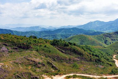 Noen Chang Suek 'in (Battle Elephant Hill) güzel manzarası Tayland ve Myanmar sınır kapısıdır. Dağ tepesi manzaralı Kanchanaburi Tayland manzaralı.
