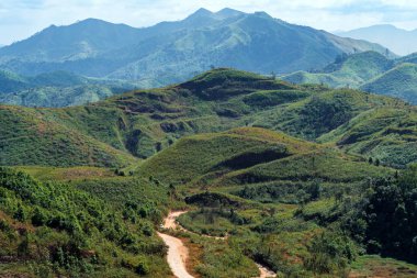 Noen Chang Suek 'in (Battle Elephant Hill) güzel manzarası Tayland ve Myanmar sınır kapısıdır. Dağ tepesi manzaralı Kanchanaburi Tayland manzaralı.