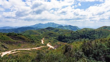 Noen Chang Suek 'in (Battle Elephant Hill) güzel manzarası Tayland ve Myanmar sınır kapısıdır. Dağ tepesi manzaralı Kanchanaburi Tayland manzaralı.