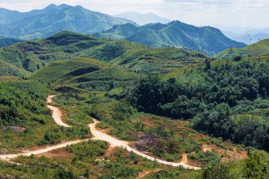 Noen Chang Suek 'in (Battle Elephant Hill) güzel manzarası Tayland ve Myanmar sınır kapısıdır. Dağ tepesi manzaralı Kanchanaburi Tayland manzaralı.