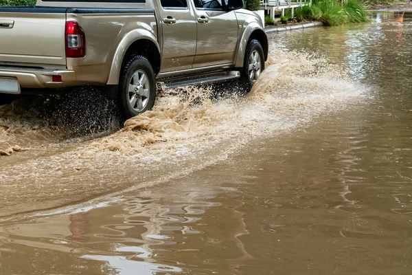 Pickup Truck Passing Flooded Road Driving Car Flooded Road Flood — Stock Photo, Image