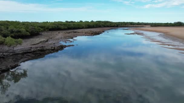 Luchtfoto Van Zoutpannen Struikgewas Naar Oceaan Bij Cape Palmerston Australië — Stockvideo