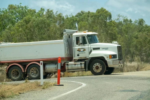 Bruce Highway Townsville Mackay Queensland Australia November 2021 Large Cargo — стоковое фото