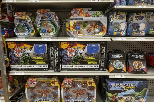 Mackay, Queensland, Avustralya - Aralık 2021: Alışveriş merkezinde satılık oyuncaklar