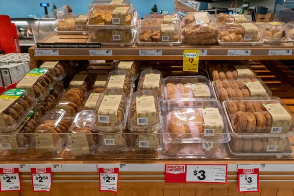 Mackay Queensland Avustralya Aralık 2021 Süpermarket Raflarında Satılık Bisküviler Çörekler — Stok fotoğraf