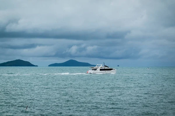 Airlie Beach Queensland Australia January 2022 Luxury Launch Taking Guests — Zdjęcie stockowe