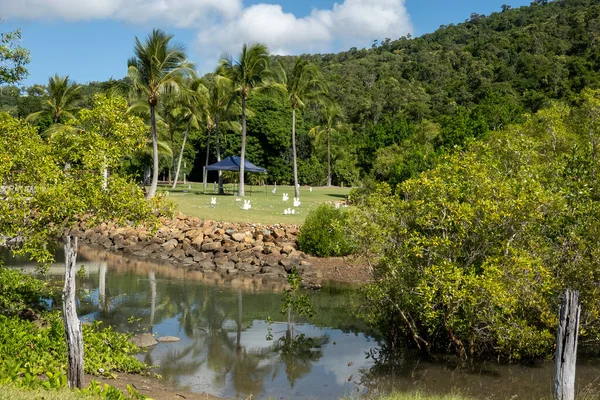 Tittar Över Vattendrag Till Ett Uppbyggt Område Kust Resort Alla — Stockfoto
