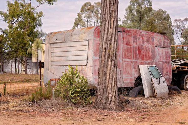 Uma Caravana Feita Mão Vintage Estacionada Inabitável Rubyvale Gemfields Austrália — Fotografia de Stock