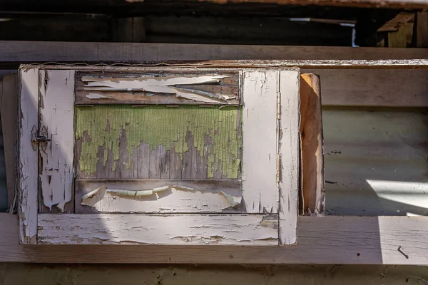 Pintura Descascando Janela Madeira Uma Cabana Mineiros Safira Abandonada Nos — Fotografia de Stock