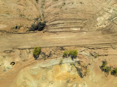 Copperfield Queensland Avustralya 'nın çevresindeki şekillere bakıyorum.