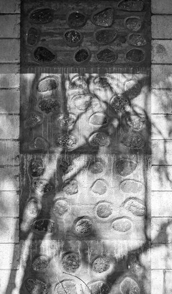 Una Antigua Pared Bloques Hormigón Con Panel Piedra Interés Fachada —  Fotos de Stock