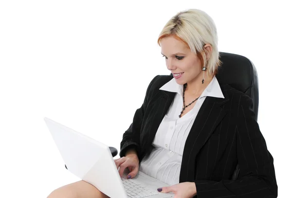 Mujer de negocios en su portátil — Foto de Stock