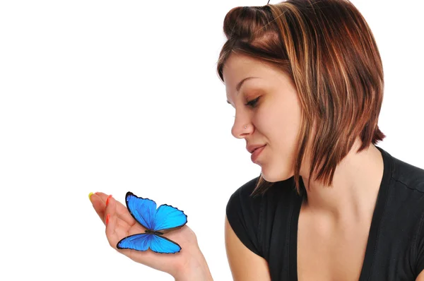 Mujer joven con mariposa — Foto de Stock