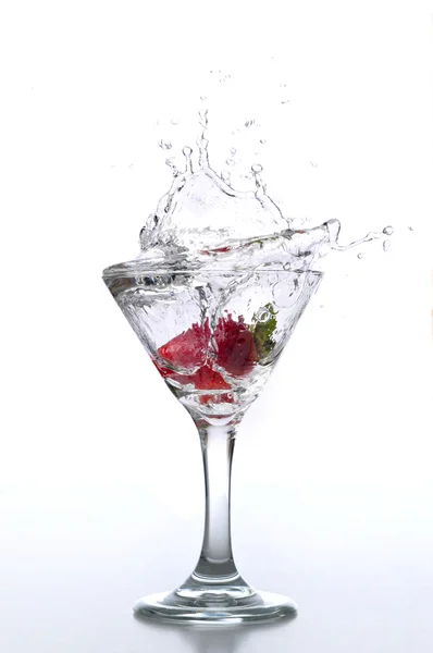 Vidro de morango e martini — Fotografia de Stock