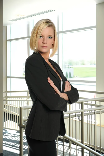 Businesswoman inside a building — Stock Photo, Image