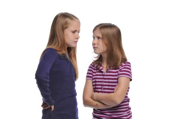 Dos chicas resolviendo un conflicto — Foto de Stock