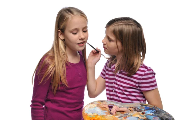 Junge Mädchen beim Kinderschminken — Stockfoto